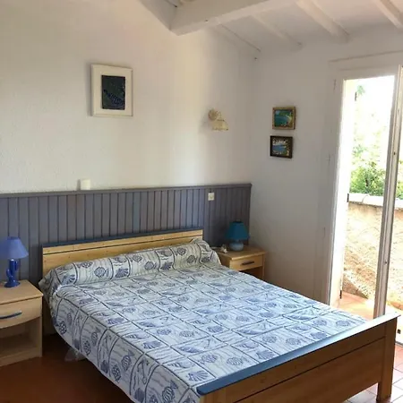 Avec Piscine Au Lavandou Dans Jardin Mediterraneen * Le Lavandou