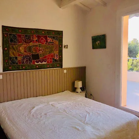 Avec Piscine Au Lavandou Dans Jardin Mediterraneen *